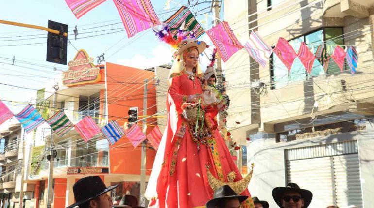 Derroche de alegría, fe y tradición en la entrada autóctona en devoción a la Virgen del Amparo en Sacaba