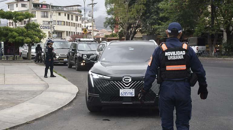 Desplazan al 100% de guardias municipales para controlar las filas en los surtidores