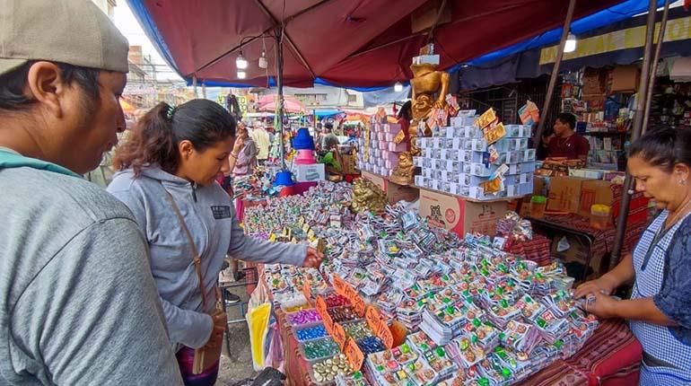 Aumenta la venta de uva, cerdo y billetes para celebrar el Año Nuevo 2025