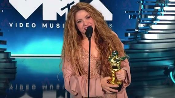 Shakira dedica histórico reconocimiento a sus fans latinos