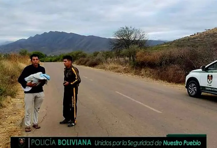 Bebé abandonado en pleno camino en Sella Cercado fue rescatado con hipotermia y dificultad respiratoria