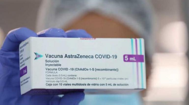 Corren riesgo las personas que se vacunaron con la AstraZeneca?