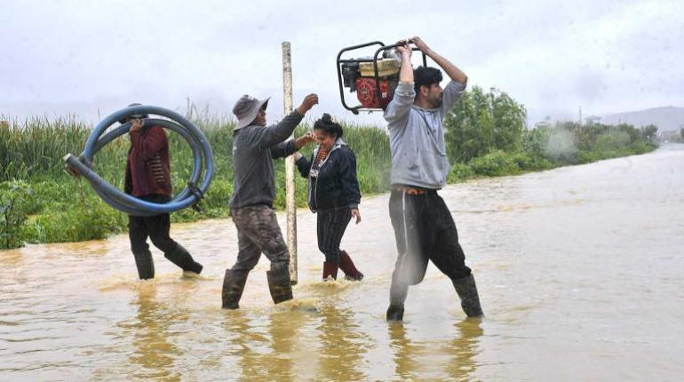 Lluvias anegan 10 casas al sur y aumentan caudal de dos ríos en la ciudad