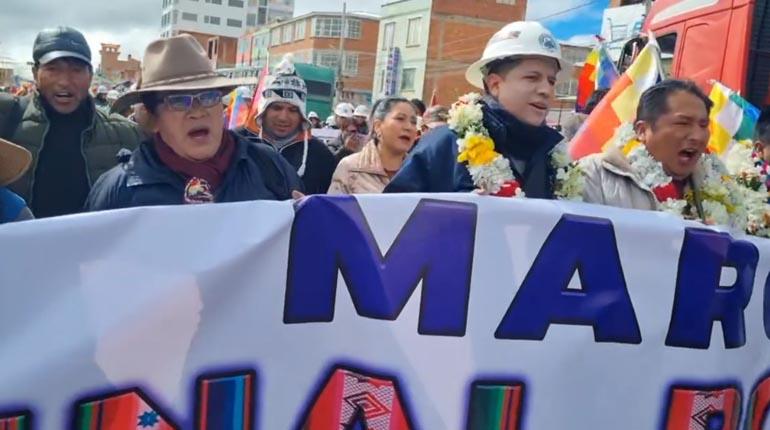 Evistas comienzan marcha desde Patacamaya contra el Gobierno