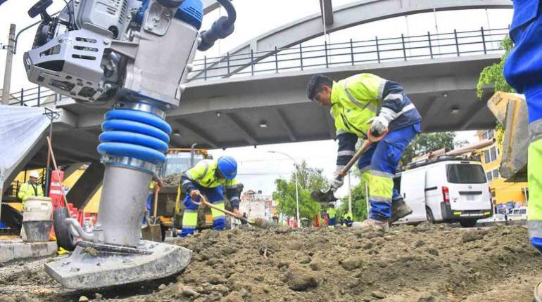 Hundimiento en la av. 6 de Agosto se debe a una filtración de agua