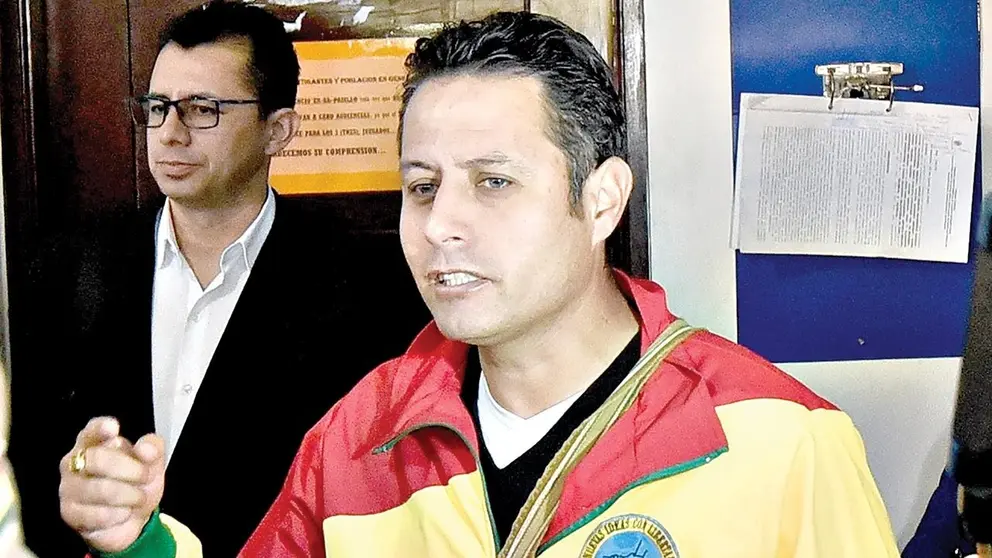 Lara se enoja con ‘sus candidatos’ y los llama a defenderlo: ‘Demuestren lealtad’
