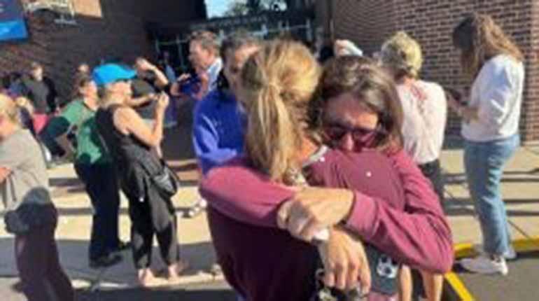 Dos niños muertos tras tiroteo en escuela de Mineápolis