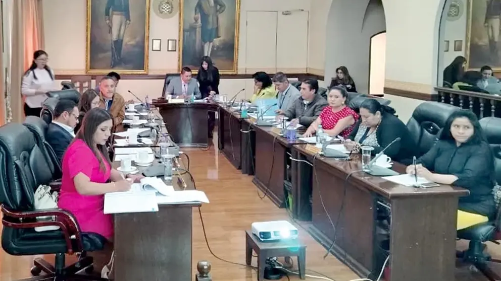 Reyes Villa denuncia a Terrazas por “amenazas de muerte”; ella niega