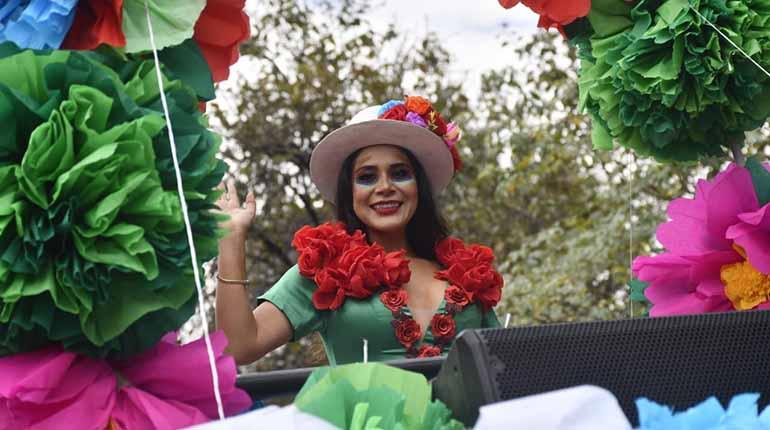 El Desfile de la Primavera promueve la recuperación de la “ciudad jardín”