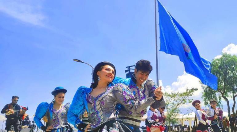 Cochabamba se viste de celeste en el mes de su 215 aniversario