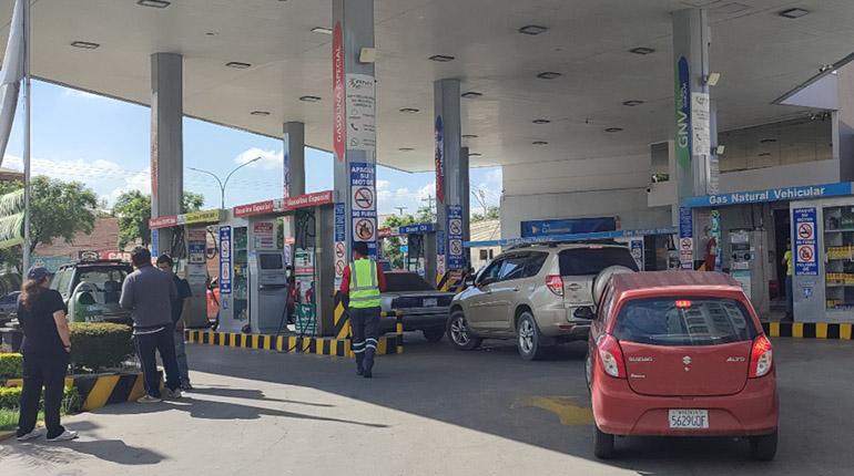 Surtidores atienden de manera “regular y continua”