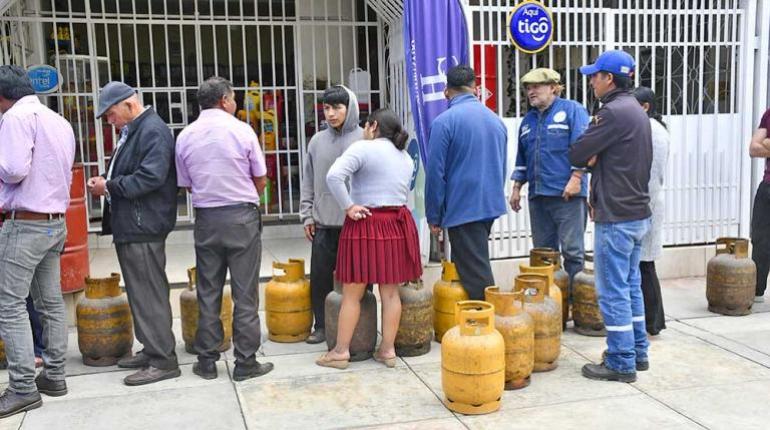 Controles, chips y exigencia de la cédula, las medidas para frenar contrabando de GLP en Bolivia