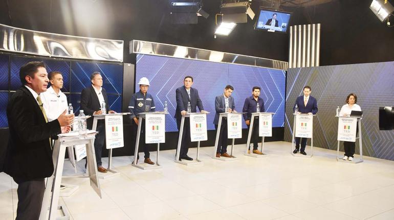 Nueve candidatos le dicen a Cochabamba sus propuestas en el debate