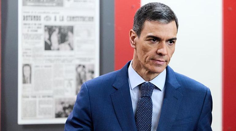 Gobierno español regularizará a medio millón de inmigrantes