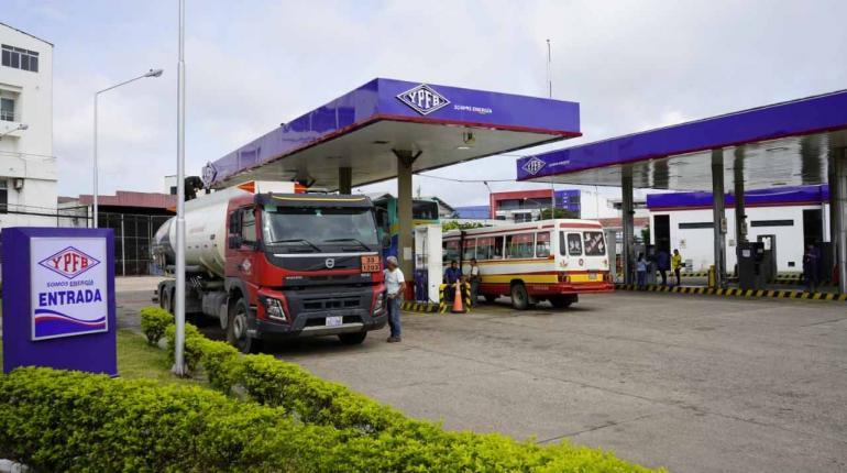 YPFB descarta cambios en el precio de las gasolinas y pide evitar la especulación ante el retiro de la subvención