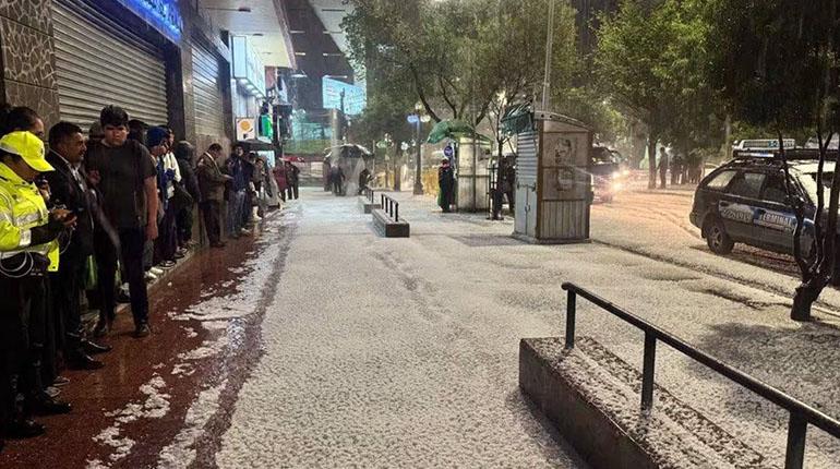 Fuerte granizada sorprende a La Paz y El Alto
